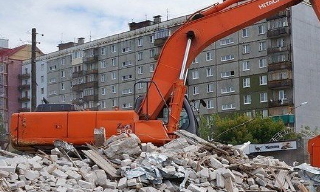 Вывоз строительного мусора с участка в Конаково недорого от 1578 руб. | 2Землекопа-Кнк